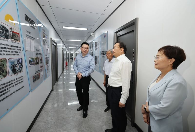 鲸鱼体育直播图片